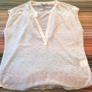 WHITE SHEER CAP SLEEVE BLOUSE.